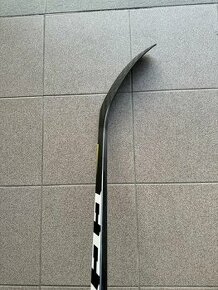 NOVÁ HOKEJKA CCM Super TACKS 9280, levá, P28, flex 75