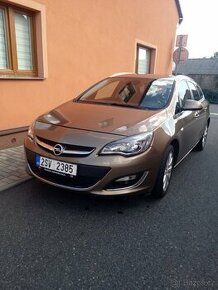 Opel Astra sports tourer 1.4 turbo 88 kw