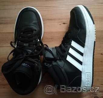 celoroční tenisky Adidas