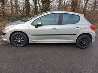 Peugeot 207 1.4i, 65 kW. Model 2008