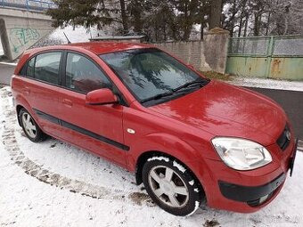 Prodám Kia Rio 1.4 71kW, r.v.2006 - 1