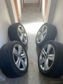 Alu kola Škoda 215/45 R16 86H 7JX16 ET46