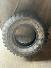 Prodám pneu 9,00 - 16 terénní pneu Military