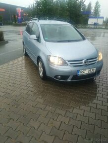 VW Golf 5 plus 1.9 TDI DSG - 1