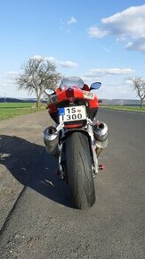 Aprilia RSV 1000 R