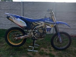 Yamaha YZ450F - 1