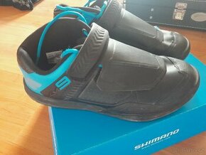 Shimano AM9, vel. 45