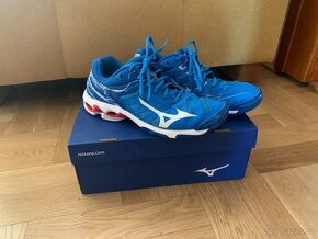 Dámské volejbalové boty zn. Mizuno ve vel. 40,5