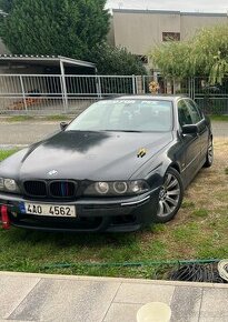 BMW e39 523i