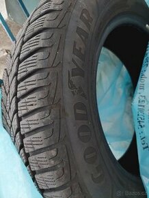 Zimní pneu 215/65R16