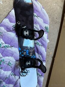 Snowboard nidecker s vazanim vel.143 cm