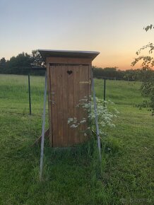 Dřevěné WC
