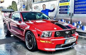 Ford mustang - 1