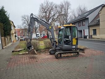 Minibagr Volvo ECR35C