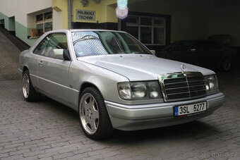 Mercedes-Benz 124 300 CE - 1