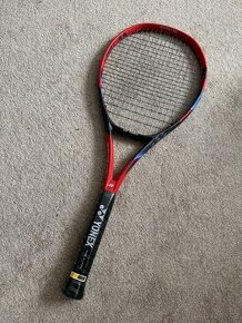 Yonex Vcore 98 305g/315mm/grip 3 nejnovějš model