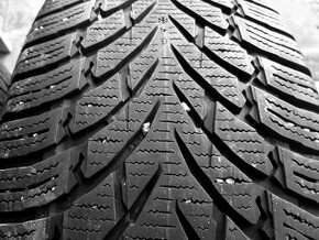 Sada zimních pneu SUV pneu 235/55 R18 Nokian