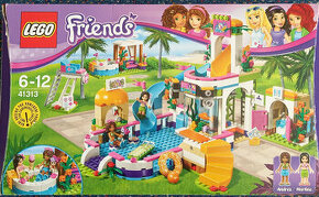 Lego Friends 41313 - Letní bazén v Heartlake - 1