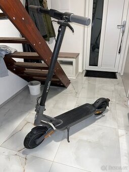 Elektrická koloběžka Xiaomi Scooter 4 původní cena 22.998 Kč