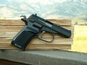 nové náhradní díly na pi vz82 vz.82 9mm Makarov Browning