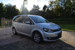 PRODÁM VW TOURAN 1.6TDI STYLE DSG,WEBASTO,NAVI,PARKASISTENT