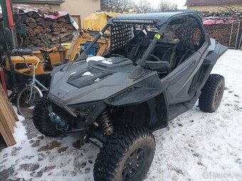 Polaris rzr pro XP ultimate 181hp