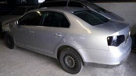 Vw jetta 2.0 fsi 110kw - 1