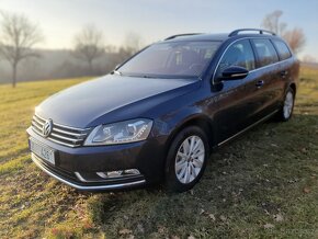 VW Passat B7 2.0 TDi, HIGHLINE, BI- XENONY, SENZORY, NAVI.