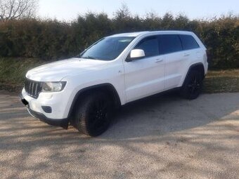 Jeep Grand Cherokee 3.0 CRD 177kw -serviska-rok 2013