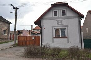 Prodej rodinného domu 198 m², Chrášťany