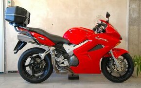 Honda VFR 800 - hezký stav, žádné úpravy - AKCE ZIMA