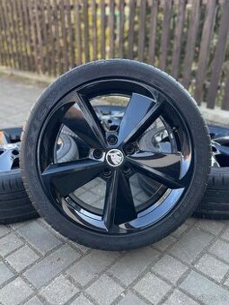 ORIGINÁL Alu Škoda GOLUS R18, 5x112 - TOP STAV