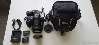 PANASONIC LUMIX DMC-FZ2000 s příslušenstvím