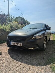 V40 T2 2014 hází nouzák