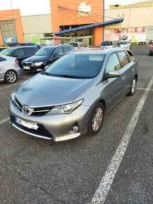 Toyota Auris,1,6,97kw,151000km,2014