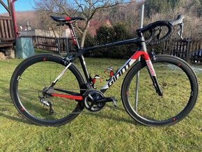 Giant TCR Advanced Pro Team -celokarbonové kolo