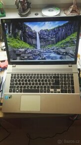 17,3" herní notebook;Intel i7; 2gb grafika