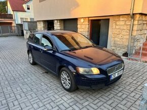 Volvo v 50 pěkná výbava 2.0 TDI tažné zařízení