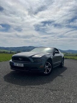 Ford Mustang 3,7 V6 2014 US verze