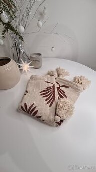 Povlak na polštář se střapci v boho stylu