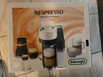 Nespresso De'Longhi Vertuo Lattissima White ENV300.W