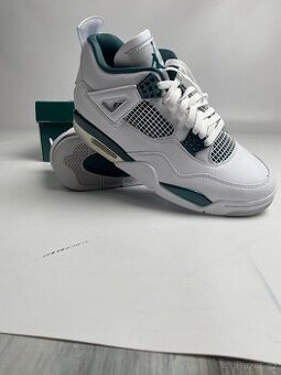 Jordan 4 Retro Oxidized Green - 43