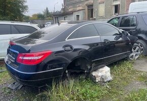 Mercedes w207 E kupé na náhradní díly