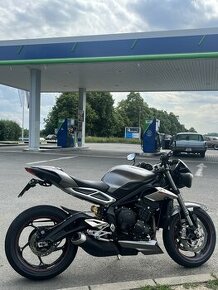 Triumph street triple 765 RS