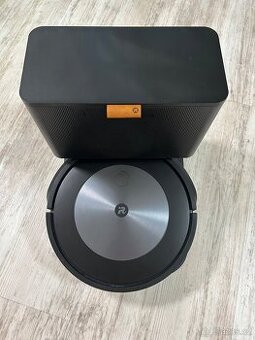 IRobot Roomba j7+ vysavac