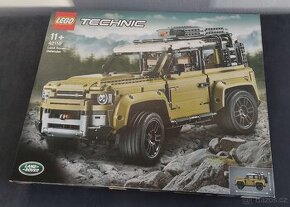 Lego Technic 42110 Land Rover - 1