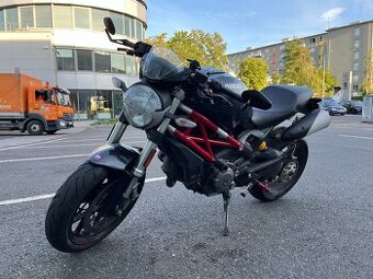 Ducati Monster 796