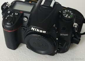 Nikon D7000 jen 43600 snímků