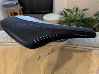 Sedlo Fizik Arione K:ium alcantara black