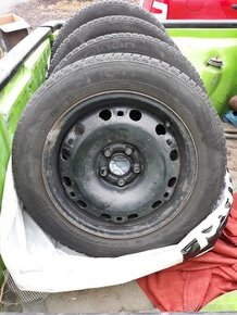 Zimní kola Nokian 5x100 r15